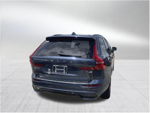 2025 Volvo XC60 Plug-In Hybrid T8 Plus