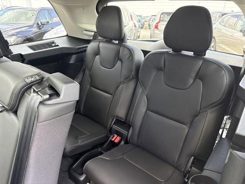 2025 Volvo XC90 B6 Ultra