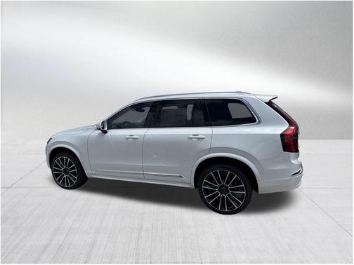 2025 Volvo XC90 B5 Plus 6-Seater