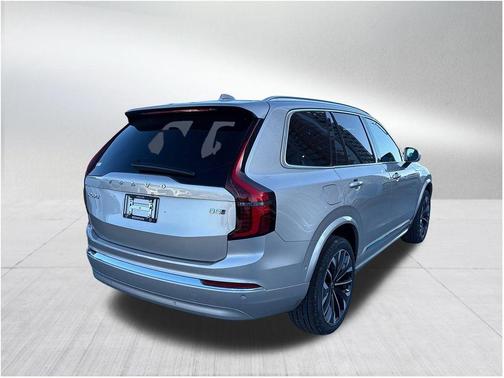 2026 Volvo XC90 B5 Plus 6-Seater