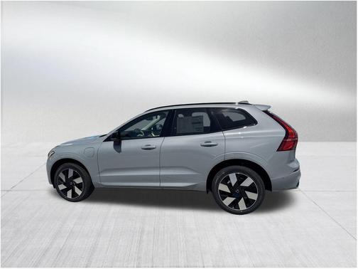 2025 Volvo XC60 Plug-In Hybrid T8 Plus