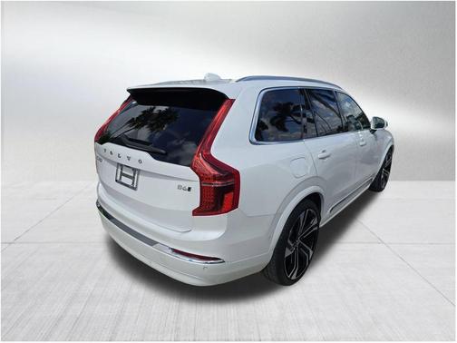 2024 Volvo XC90 B6 Ultimate Bright Theme 7-Seater