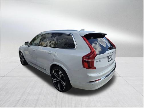 2024 Volvo XC90 B6 Ultimate Bright Theme 7-Seater