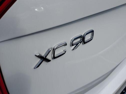 2024 Volvo XC90 B6 Ultimate Bright Theme 7-Seater