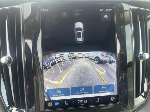 2025 Volvo XC60 Plug-In Hybrid T8 Core