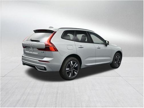 Gray Metallic 2026 Volvo XC60 B5 Core