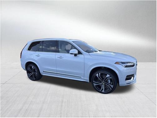 2025 Volvo XC90 B6 Plus 6-Seater