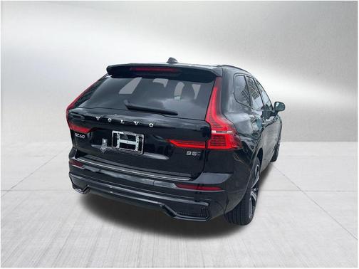 2025 Volvo XC60 B5 Ultra