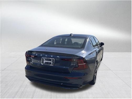 2025 Volvo S60 B5 Plus