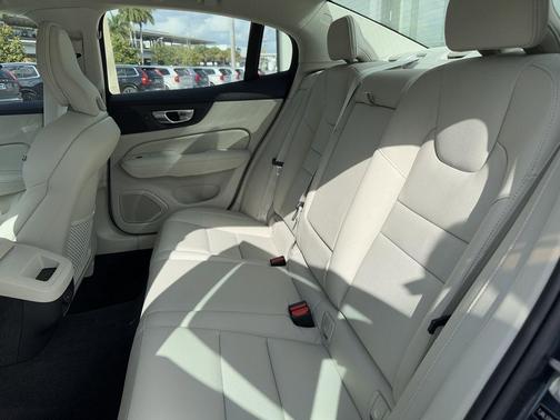 2025 Volvo S60 B5 Plus