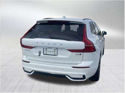 2025 Volvo XC60 B5 Plus