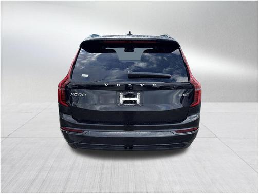 2026 Volvo XC90 B6 Ultra Dark Theme 6-Seater