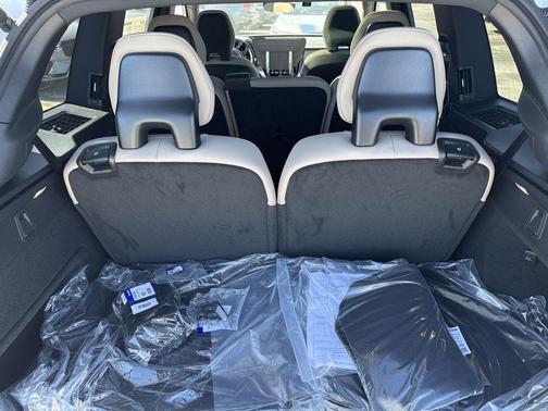 2025 Volvo XC90 B5 Plus
