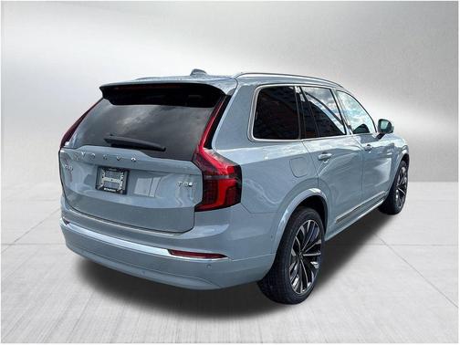 2026 Volvo XC90 Plug-In Hybrid T8 Plus 7-Seater
