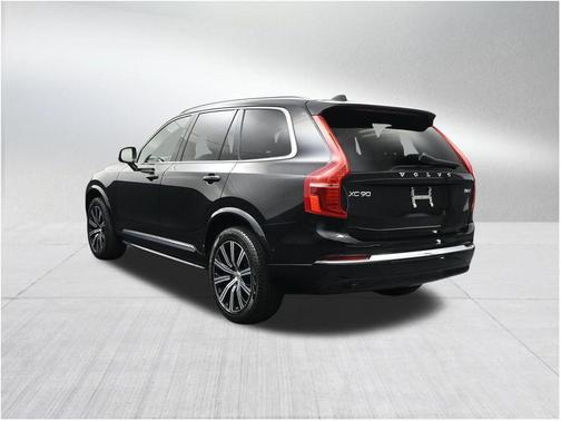 Onyx Black Metallic 2024 Volvo XC90 B6 Plus Bright Theme 7-Seater
