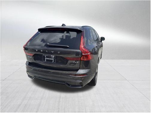 2025 Volvo XC60 Plug-In Hybrid T8 Plus