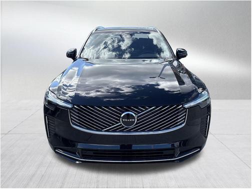 2026 Volvo XC90 B5 Core