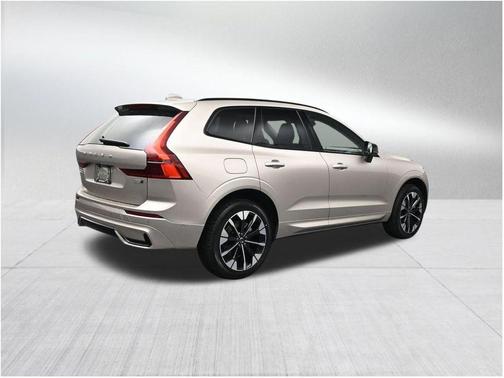 Bright 2026 Volvo XC60 B5 Plus