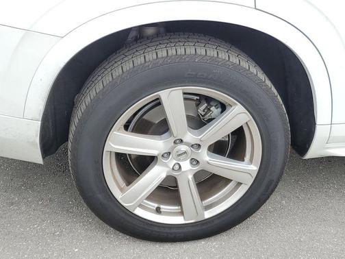 2024 Volvo XC90 B5 Core Bright Theme