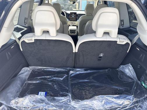 2026 Volvo XC90 B5 ULTRA