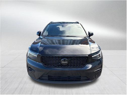 2026 Volvo XC40 B5 Ultra