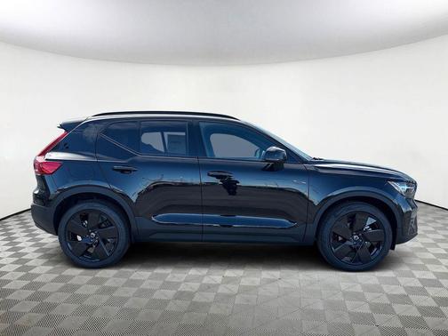 2026 Volvo XC40 B5 Ultra