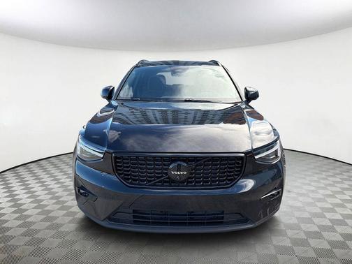 2026 Volvo XC40 B5 Ultra