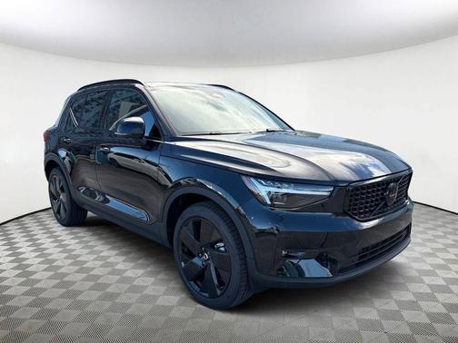 2026 Volvo XC40 B5 Ultra