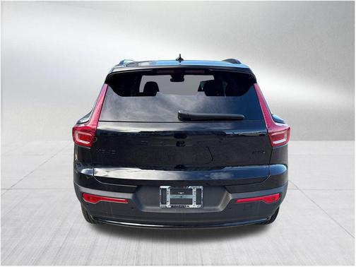 2026 Volvo XC40 B5 Ultra