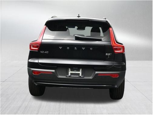 Onyx Black 2026 Volvo XC40 B5 Ultra