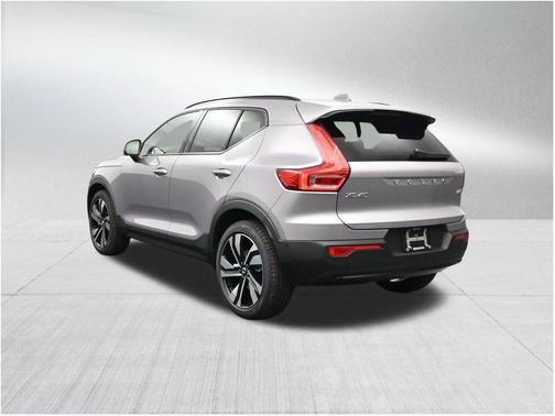 Aurora Blue 2026 Volvo XC40 B5 Ultra