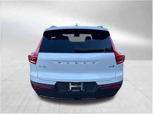 2026 Volvo XC40 B5 Plus