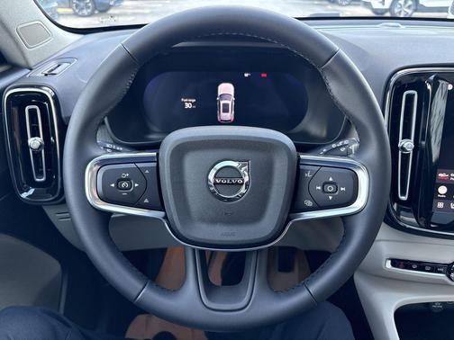 2026 Volvo XC40 B5 Plus