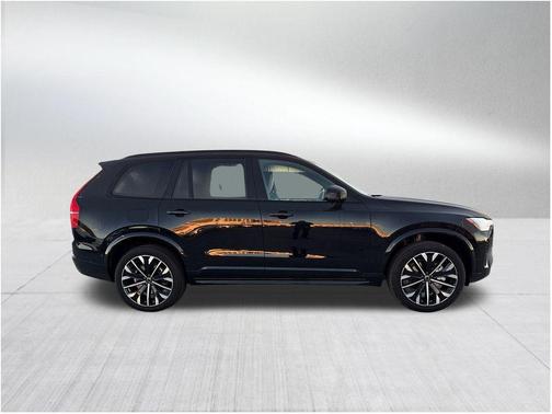 2026 Volvo XC90 B6 Ultra Dark Theme 7-Seater