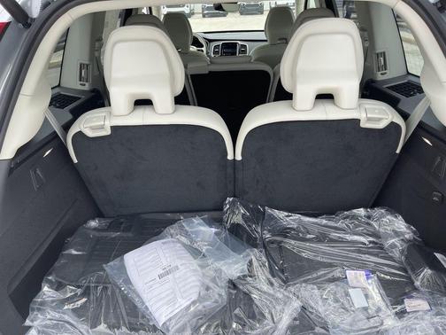 2025 Volvo XC90 B6 Plus 7-Seater