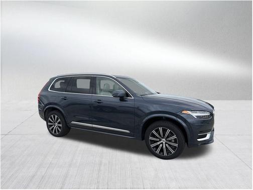 2025 Volvo XC90 B5 Plus