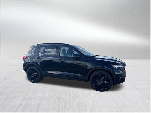 2026 Volvo XC40 B5 Ultra Black Edition