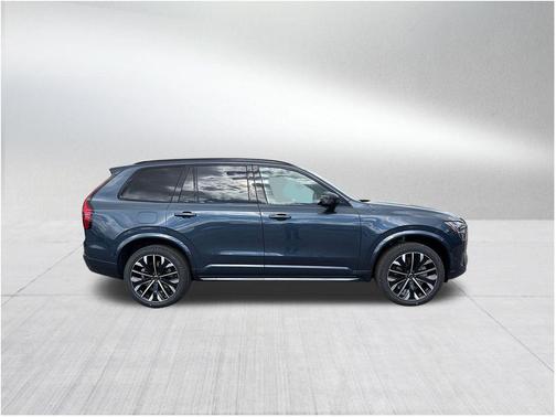2026 Volvo XC90 B6 Ultra Dark Theme 7-Seater