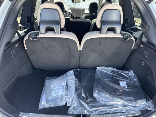 2025 Volvo XC90 Plug-In Hybrid T8 Core 7-Seater