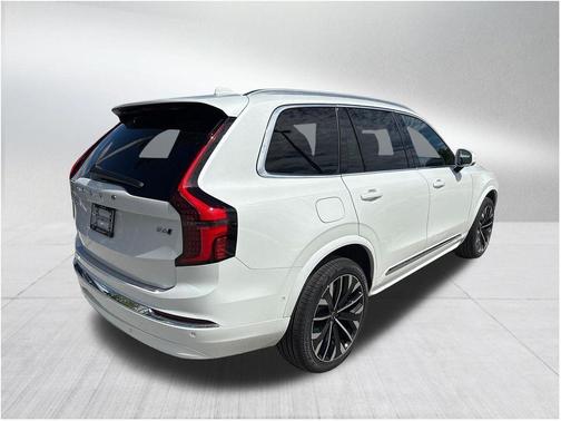 2026 Volvo XC90 B6 Plus 7-Seater