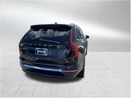 2025 Volvo XC90 Plug-In Hybrid T8 Plus 7-Seater