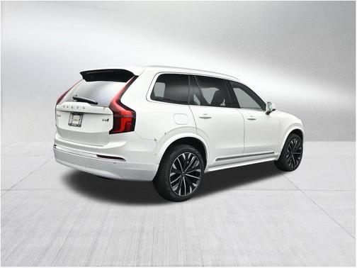 Crystal White Pearl 2026 Volvo XC90 B6 Ultra 7-Seater