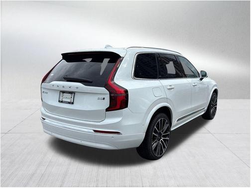 2026 Volvo XC90 B5 Ultra 6-Seater