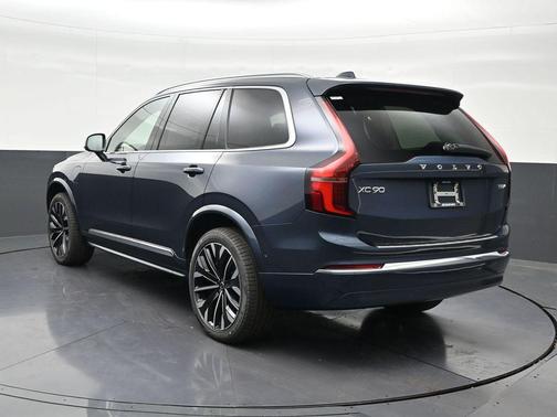 Denim Blue Metallic 2026 Volvo XC90 Plug-In Hybrid T8 Ultra 7-Seater