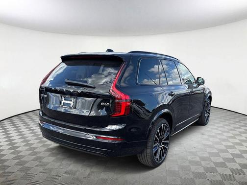 2026 Volvo XC90 B6 Ultra Dark Theme 7-Seater