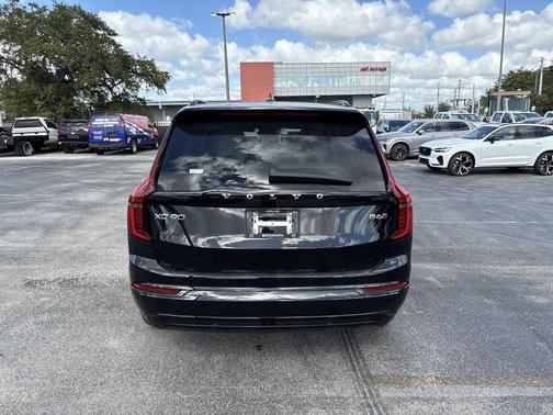 2026 Volvo XC90 B6 Ultra Dark Theme 7-Seater