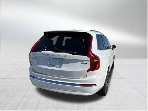 2025 Volvo XC90 B6 Ultra