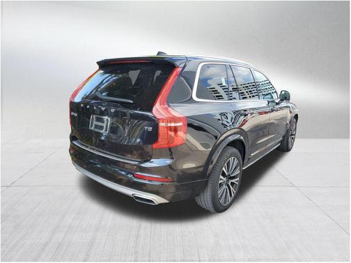 2021 Volvo XC90 T5 Momentum 7 Passenger