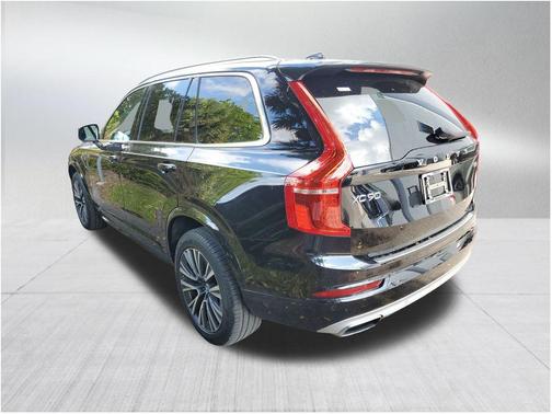 2021 Volvo XC90 T5 Momentum 7 Passenger