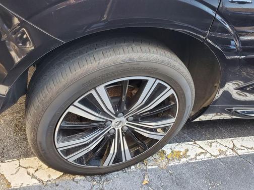 2022 Volvo XC60 B5 Inscription
